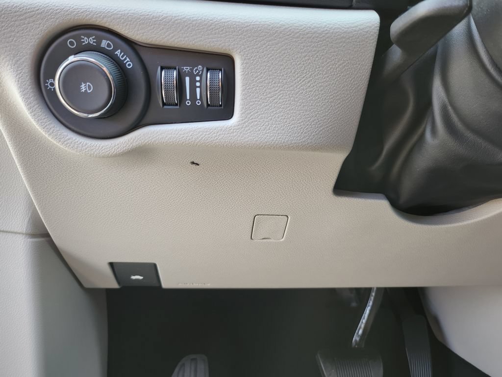 Used 2024 Chrysler Pacifica Touring-L FWD image 33