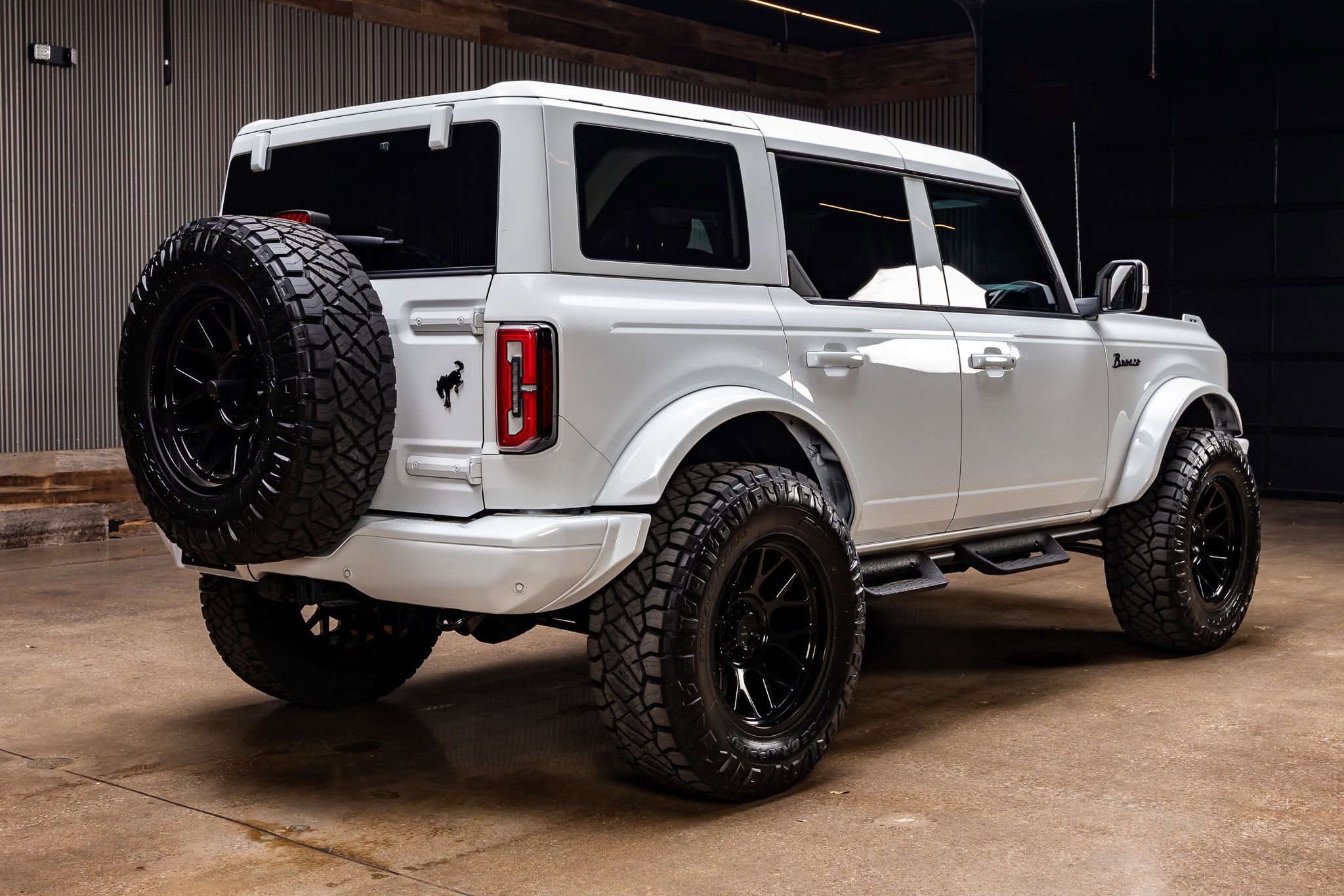 Used 2024 Ford Bronco Badlands image 10