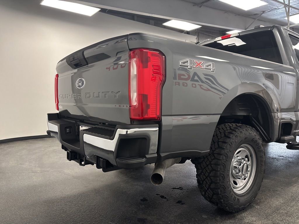 New 2026 Ford F250 XL w/ XL Off-Road Package image 13