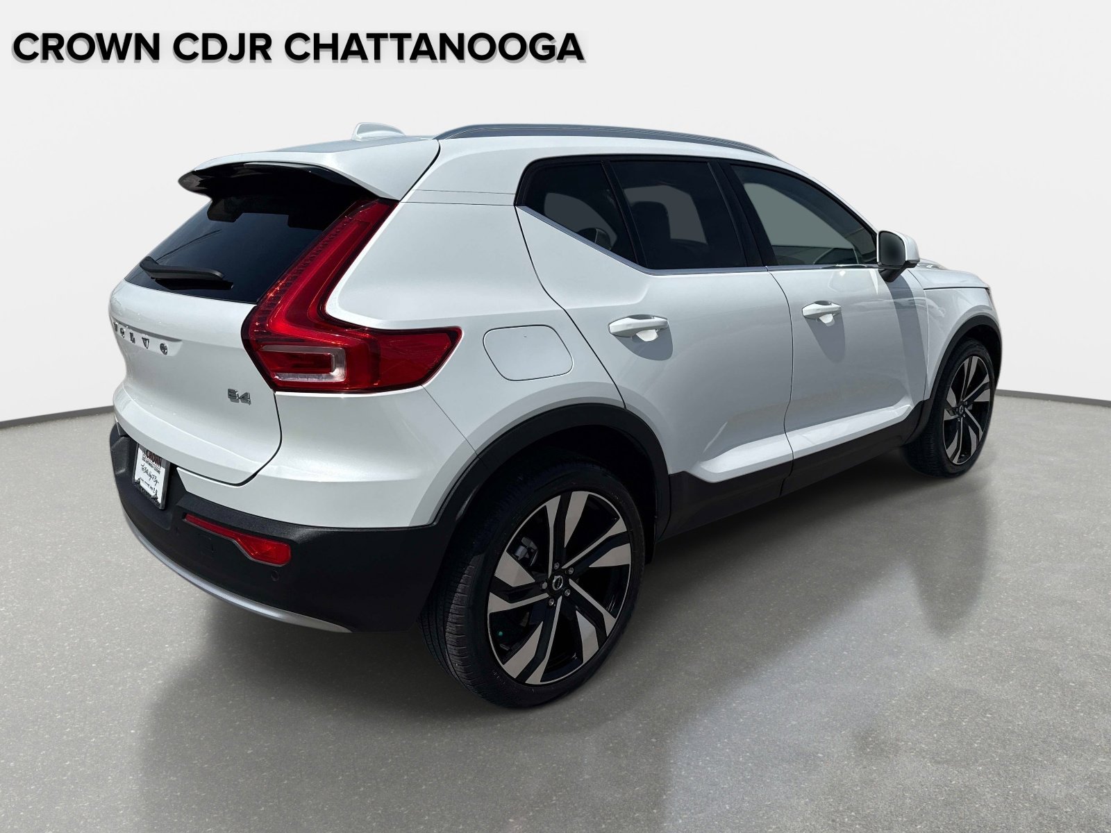 Used 2023 Volvo XC40 B4 Plus w/ Protection Package Premier FWD image 5