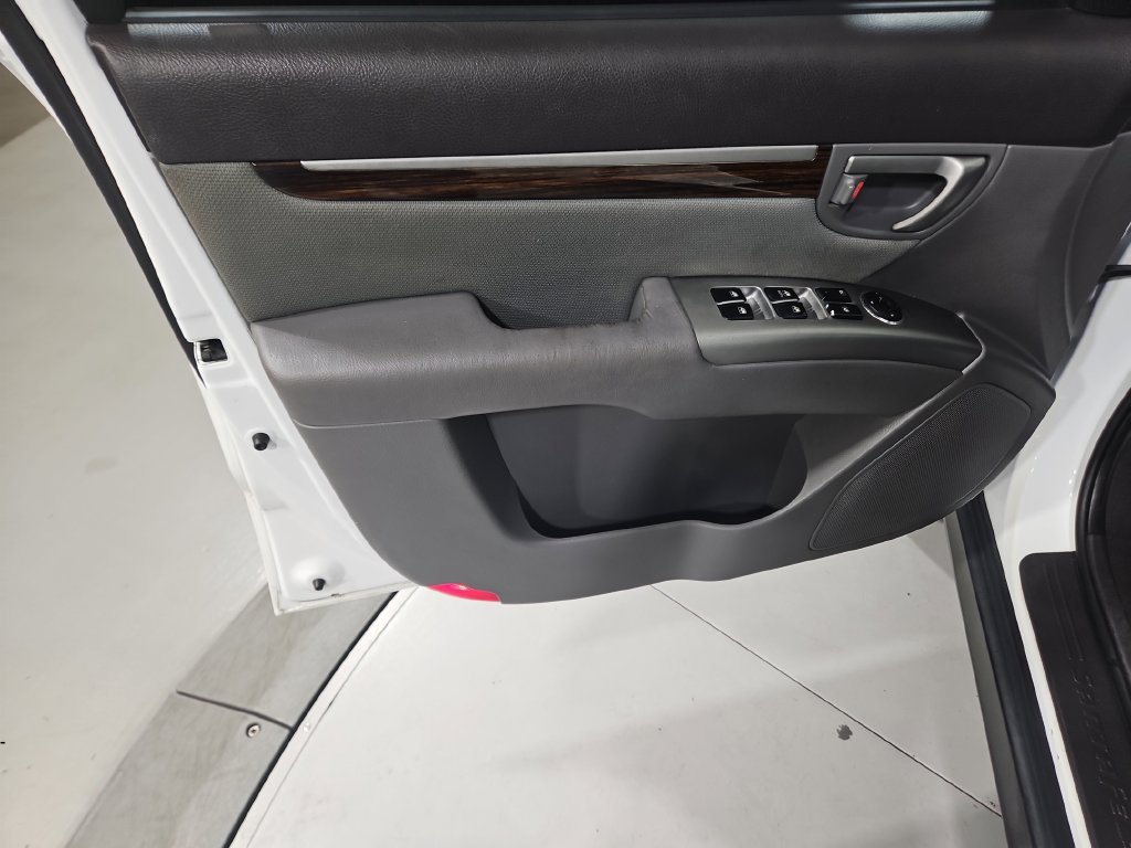 Used 2012 Hyundai Santa Fe GLS AWD/4WD image 11