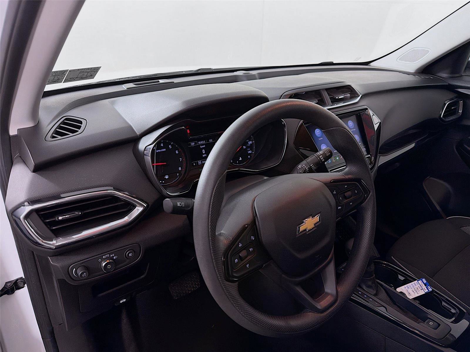 Used 2022 Chevrolet TrailBlazer LT w/ Convenience Package AWD/4WD image 9