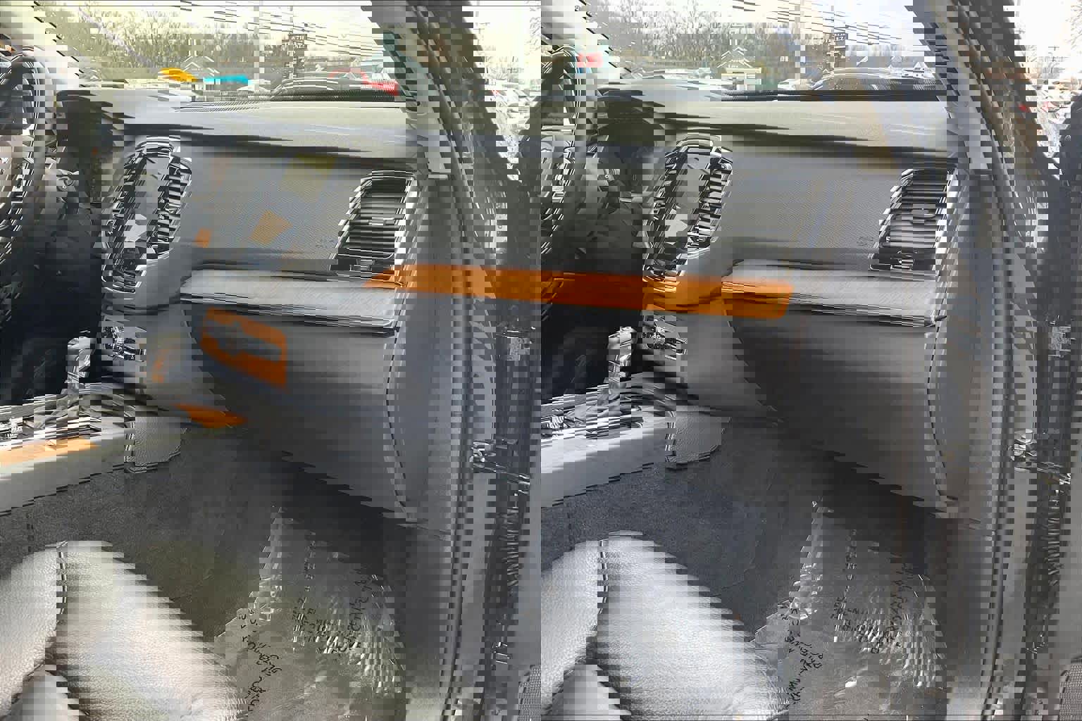 Used 2022 Volvo XC90 T6 Momentum w/ Advanced Package AWD/4WD image 18