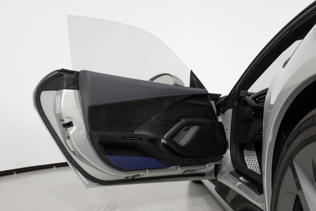 Used 2025 Ferrari 12Cilindri image 30