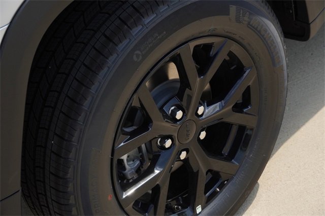 New 2025 Jeep Grand Cherokee Altitude image 9