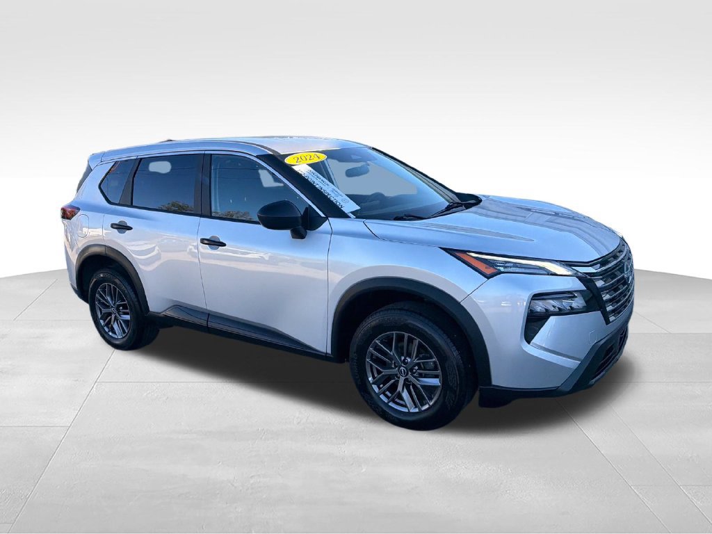 Used 2024 Nissan Rogue S AWD/4WD image 7