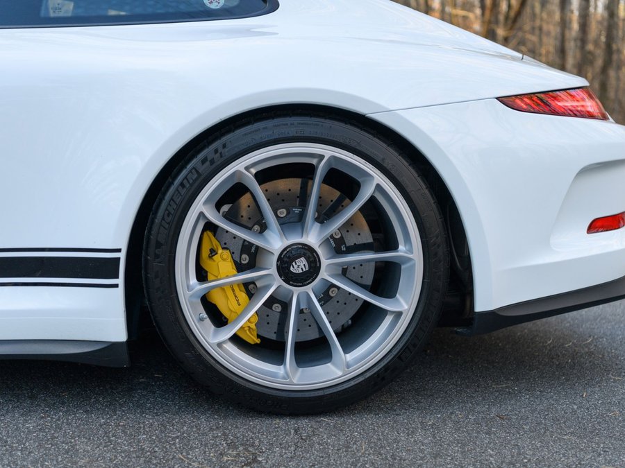 Used 2016 Porsche 911 R image 12