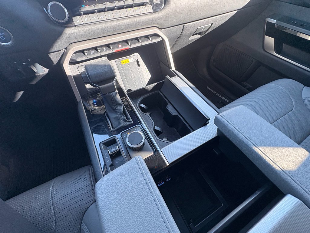 Used 2024 Toyota Sequoia Limited image 28