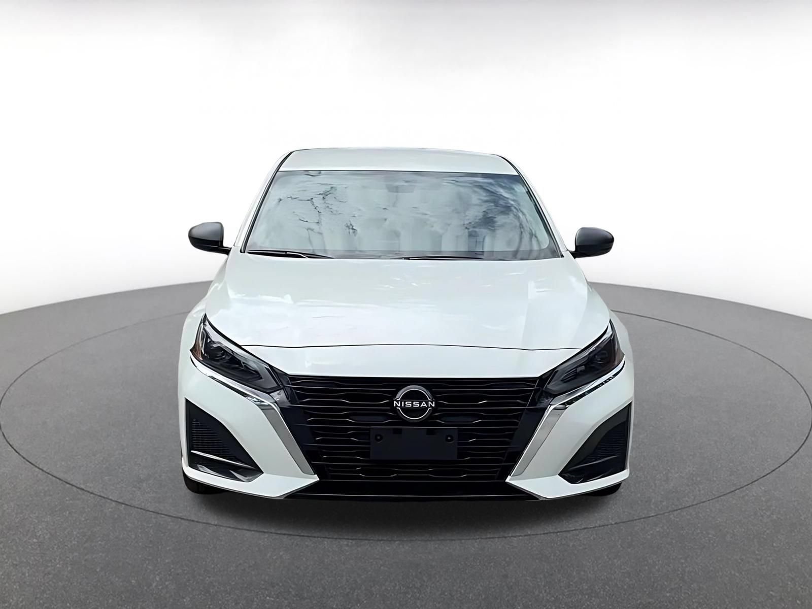 Used 2025 Nissan Altima 2.5 SV FWD image 4