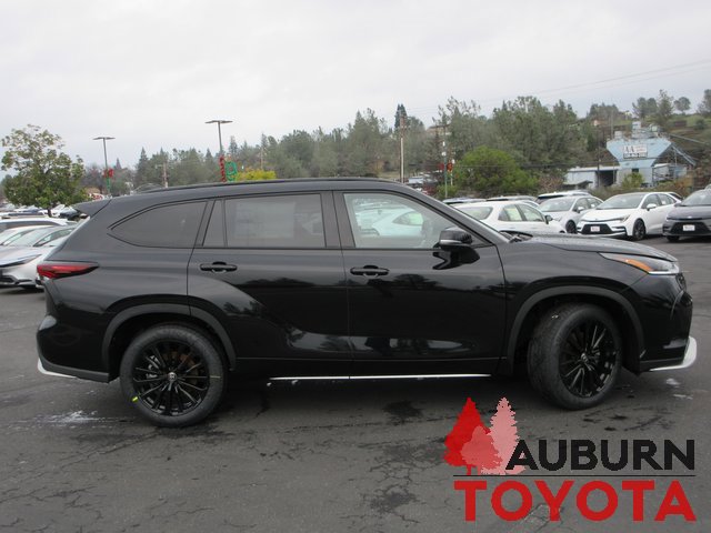 New 2026 Toyota Highlander XSE image 2