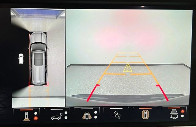 Used 2023 GMC Yukon XL Denali Ultimate image 36