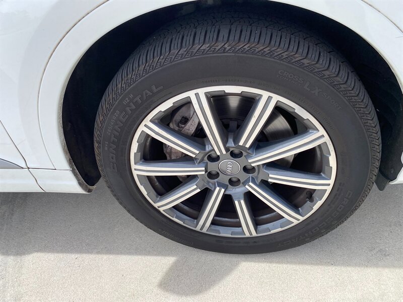 Used 2017 Audi Q7 3.0T Premium Plus image 30