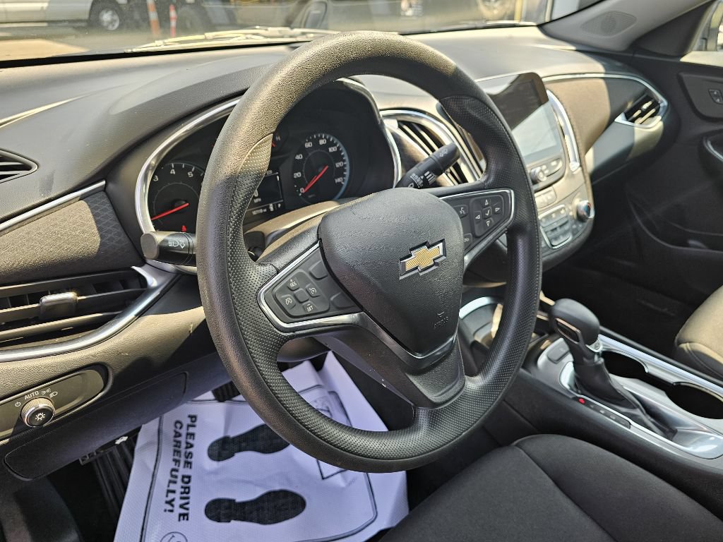 Used 2021 Chevrolet Malibu LT FWD image 13