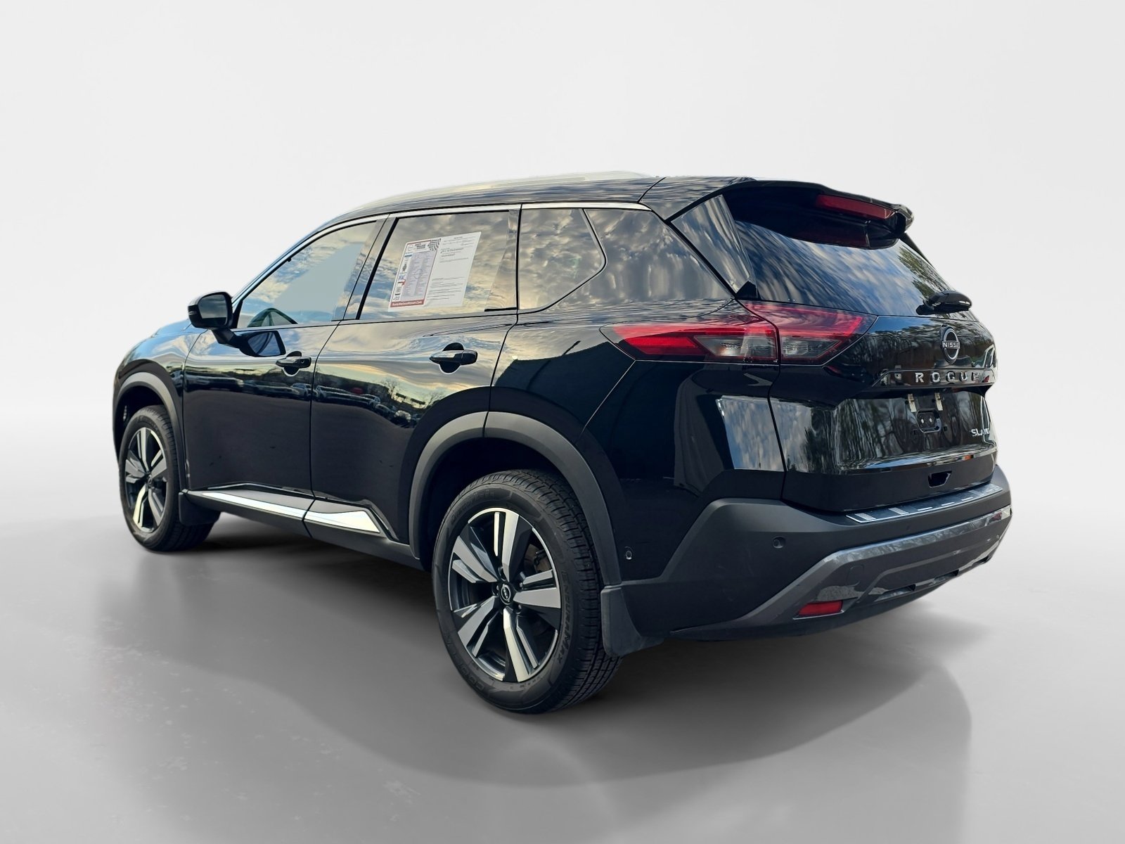 Used 2023 Nissan Rogue SL w/ SL Premium Package image 3