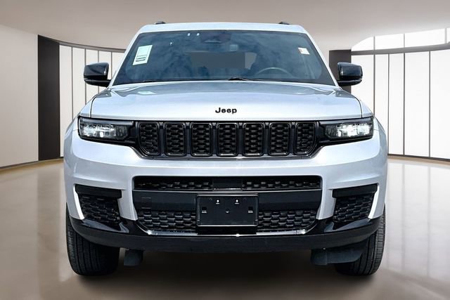 Used 2024 Jeep Grand Cherokee L Laredo AWD/4WD image 2