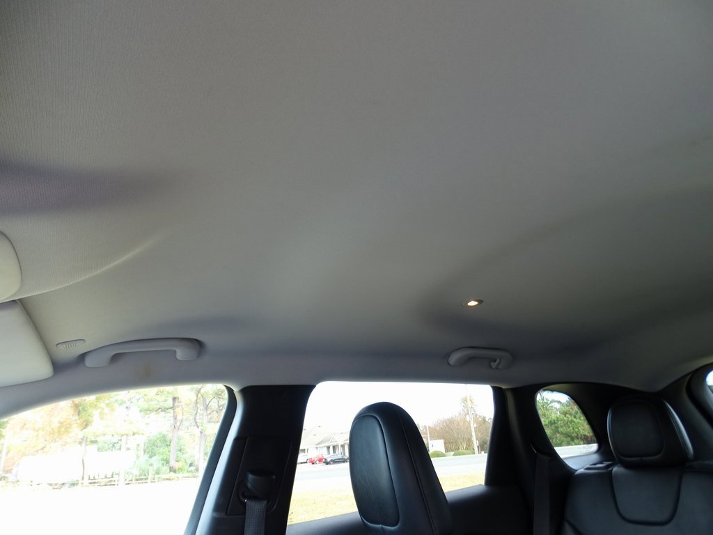 Used 2020 Jeep Cherokee Limited image 18