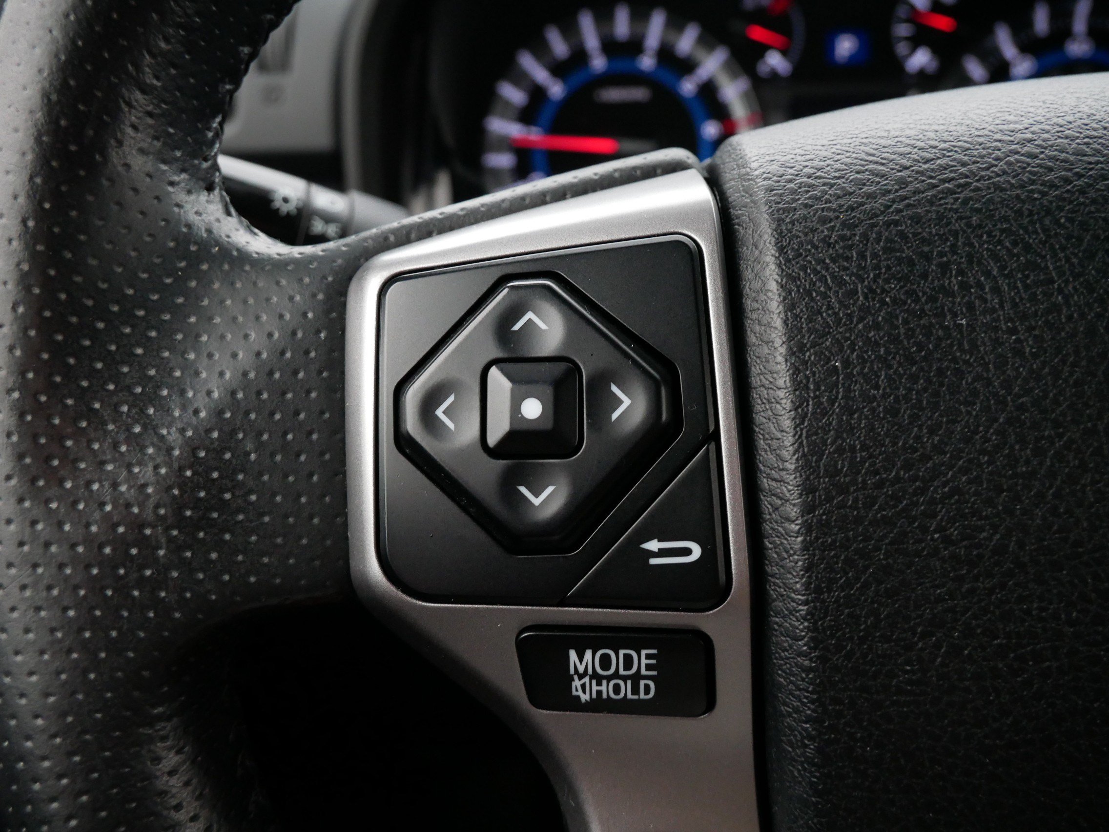 Used 2018 Toyota 4Runner SR5 w/ Convenience Package AWD/4WD image 26