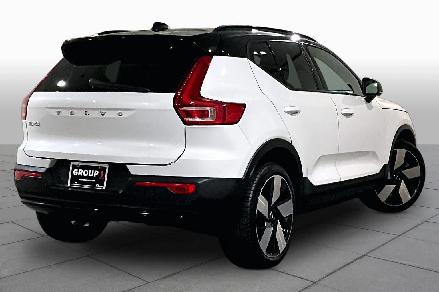 Used 2023 Volvo XC40 Recharge Ultimate w/ Protection Package Premier AWD/4WD image 12