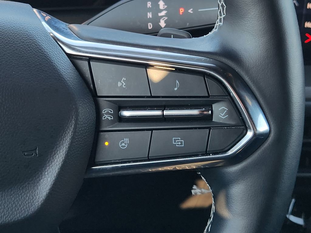 Used 2025 Chevrolet Traverse LT image 29