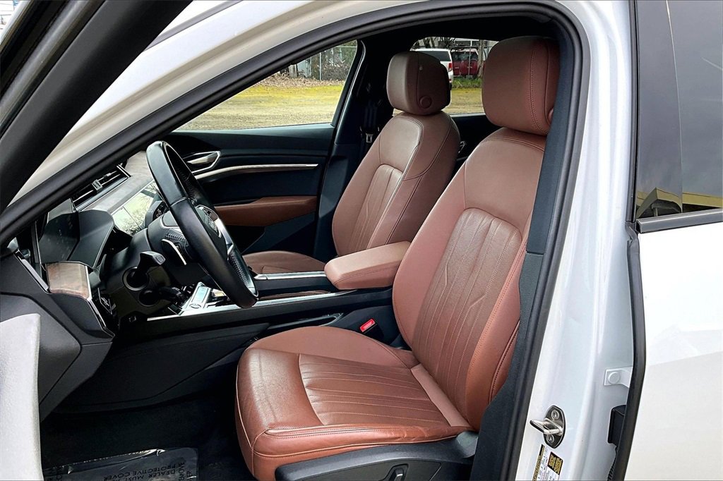 Used 2021 Audi e-tron Premium Plus w/ Premium Plus Package image 8