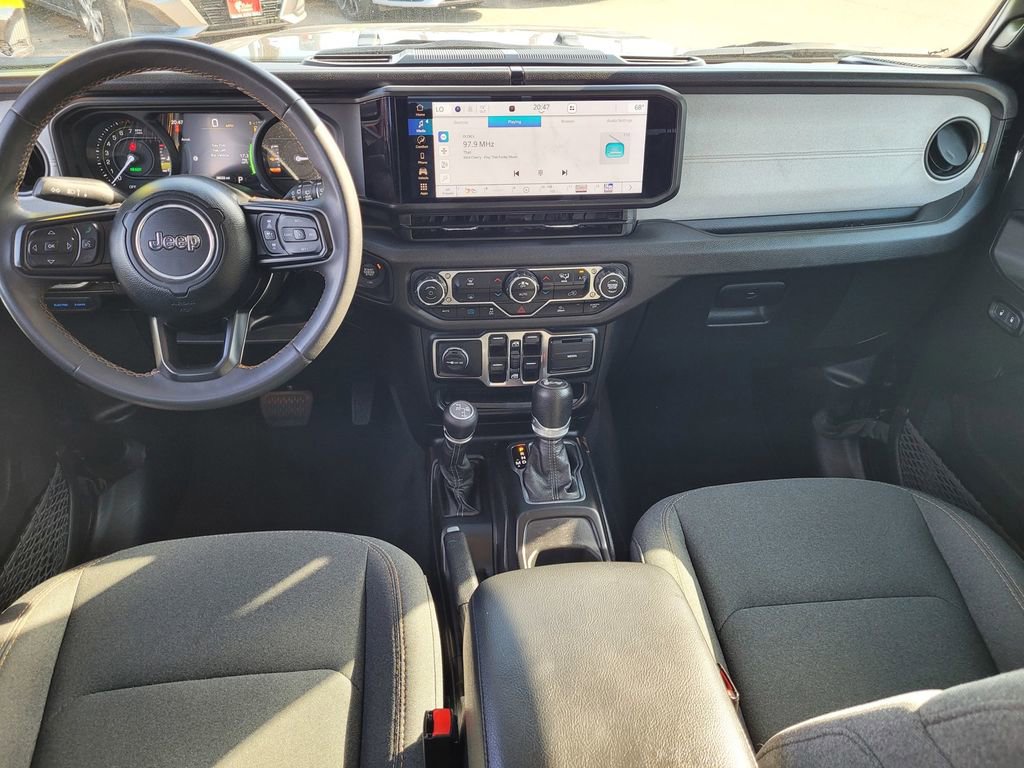 Used 2024 Jeep Wrangler Unlimited image 9