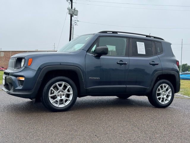 Used 2022 Jeep Renegade Latitude w/ Convenience Group AWD/4WD image 3