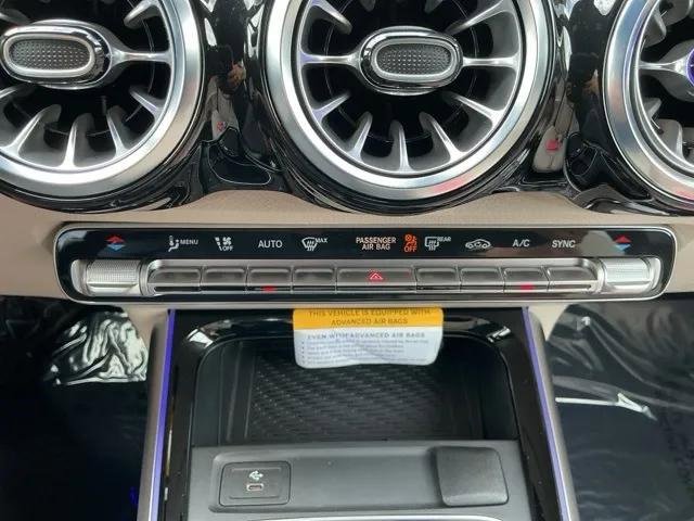 New 2025 Mercedes-Benz GLB 250 image 32