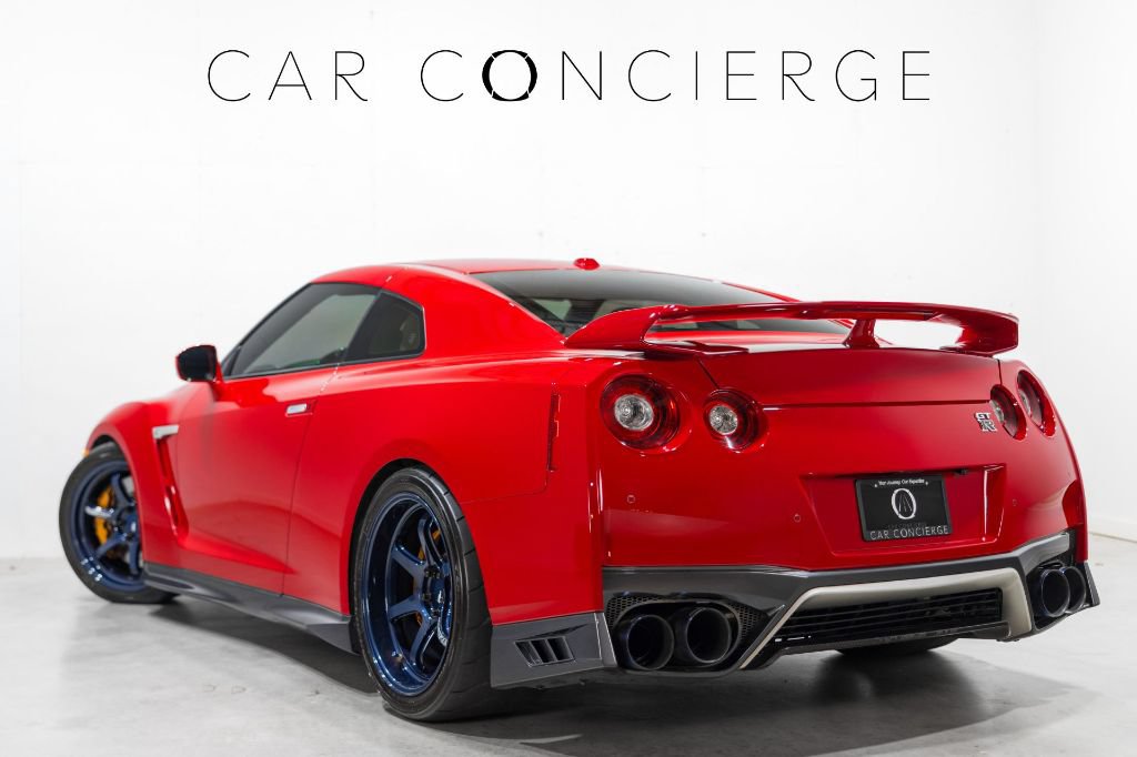 Used 2018 Nissan GT-R Premium AWD/4WD image 7