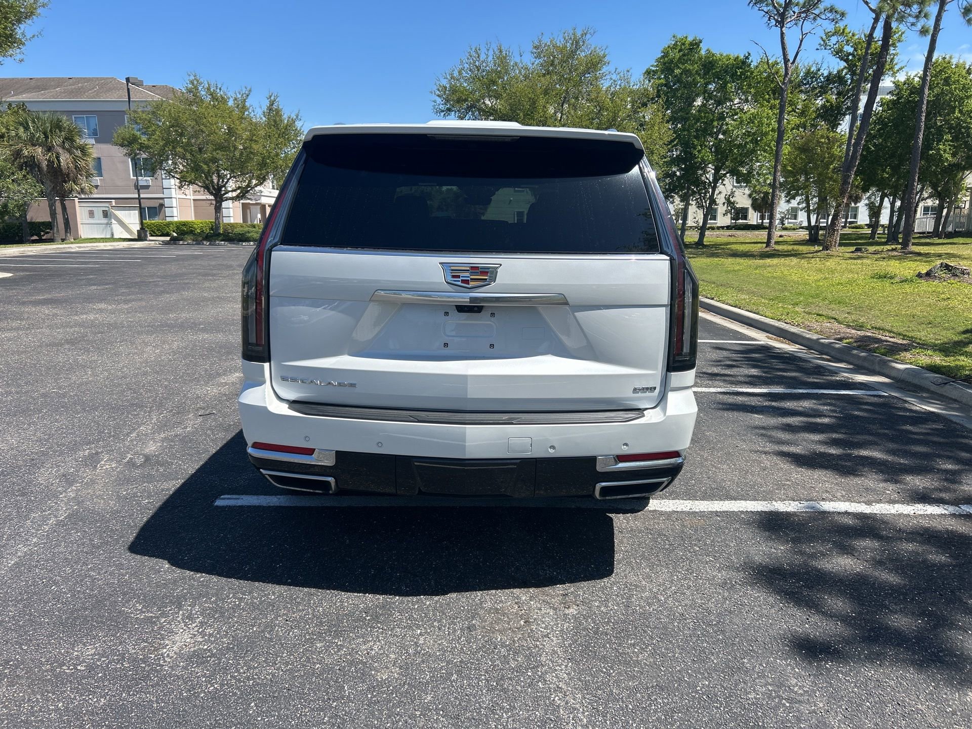 Used 2025 Cadillac Escalade Premium Luxury w/ Touring Package image 5