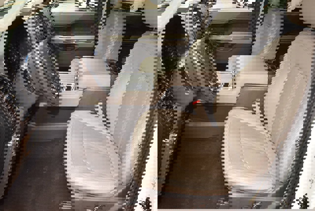 Used 2021 Ford Expedition Limited image 13