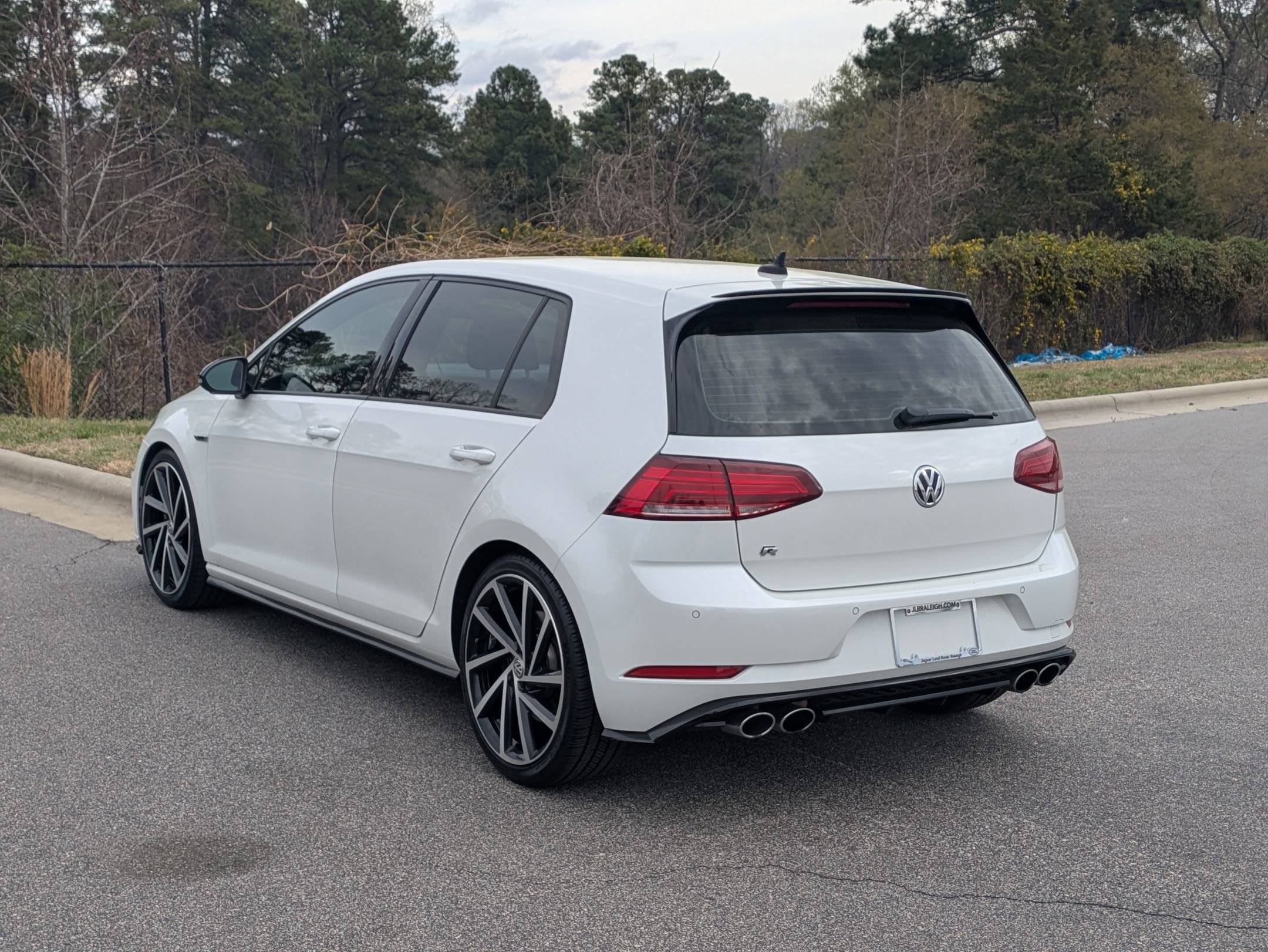 Used 2019 Volkswagen Golf R 4-Door image 7