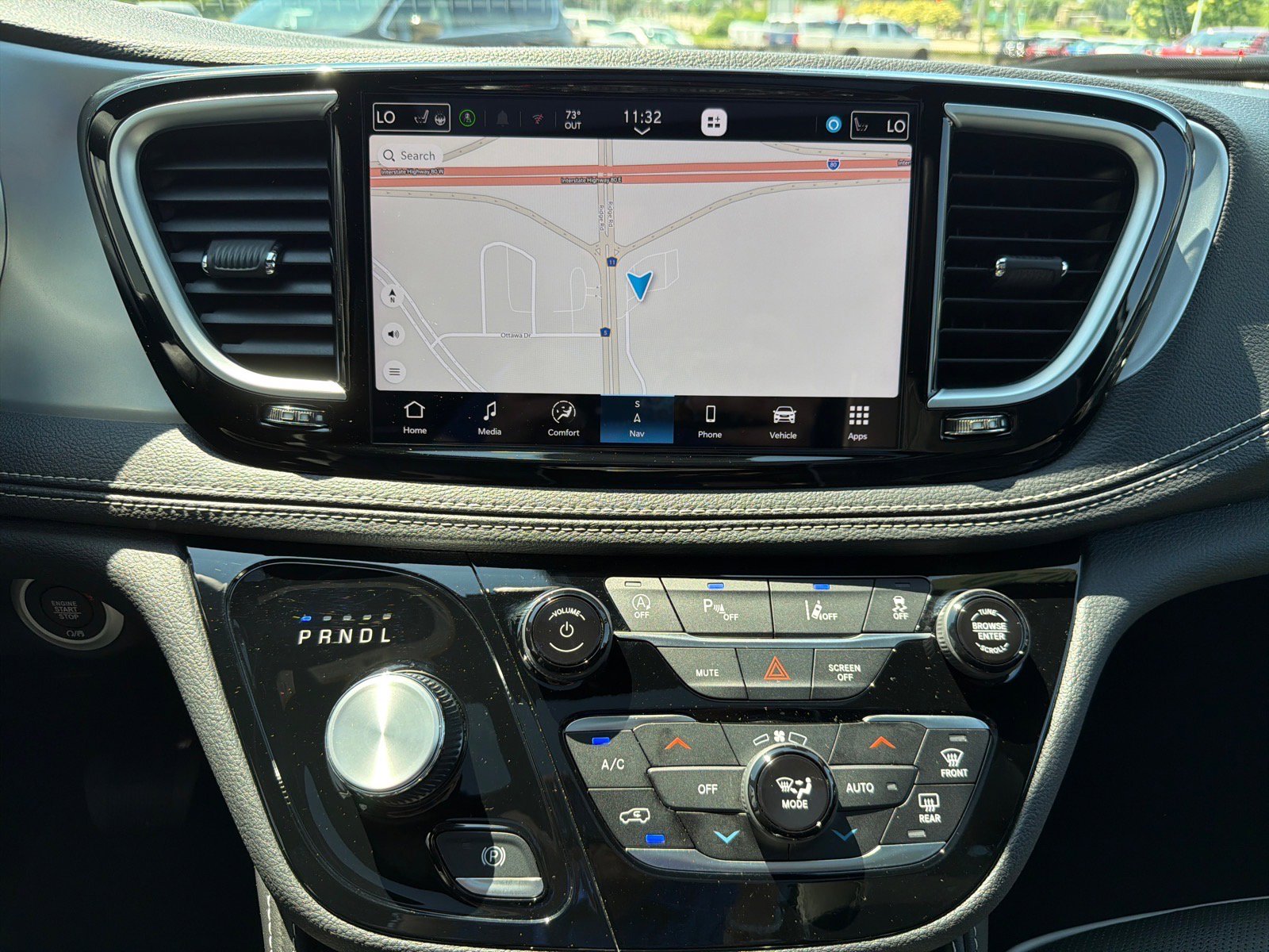Used 2026 Chrysler Pacifica Limited FWD image 24