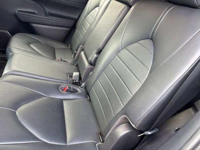 Used 2020 Toyota Highlander XLE AWD/4WD image 10