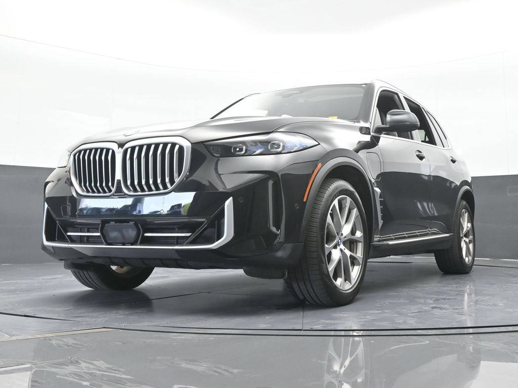 Used 2025 BMW X5 xDrive50e AWD/4WD image 61