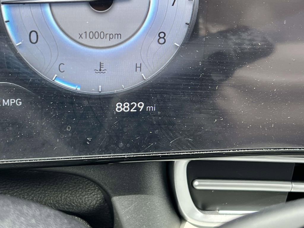 Certified 2025 Hyundai Elantra Limited image 28