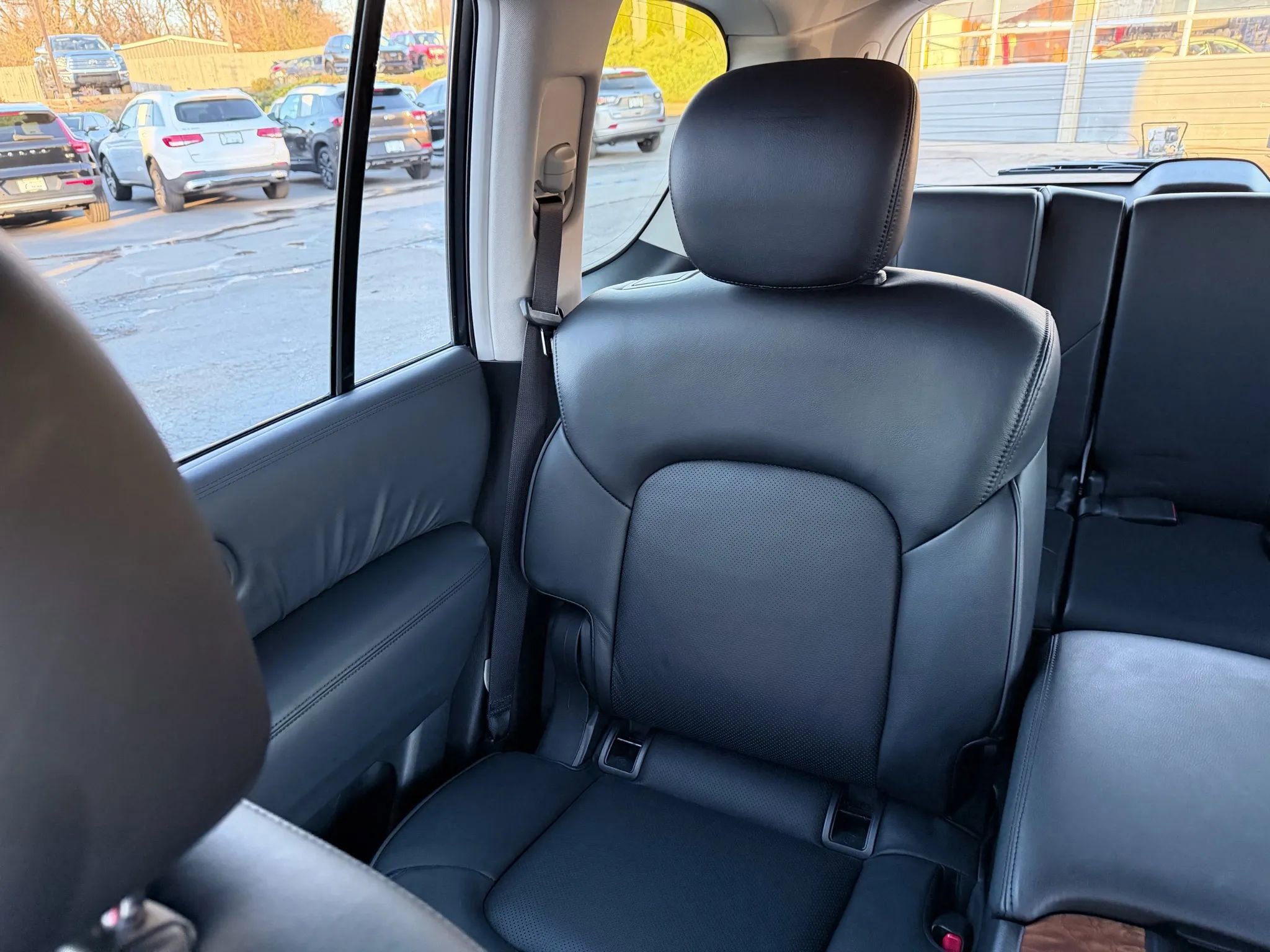 Used 2024 Nissan Armada SL w/ Captain's Chairs Package image 30