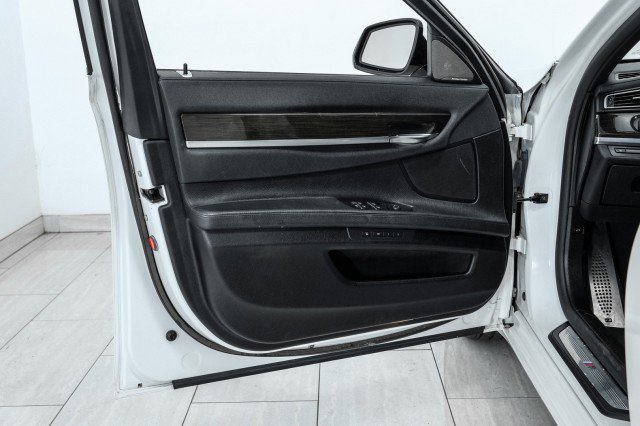 Used 2015 BMW 740Li xDrive AWD/4WD image 43