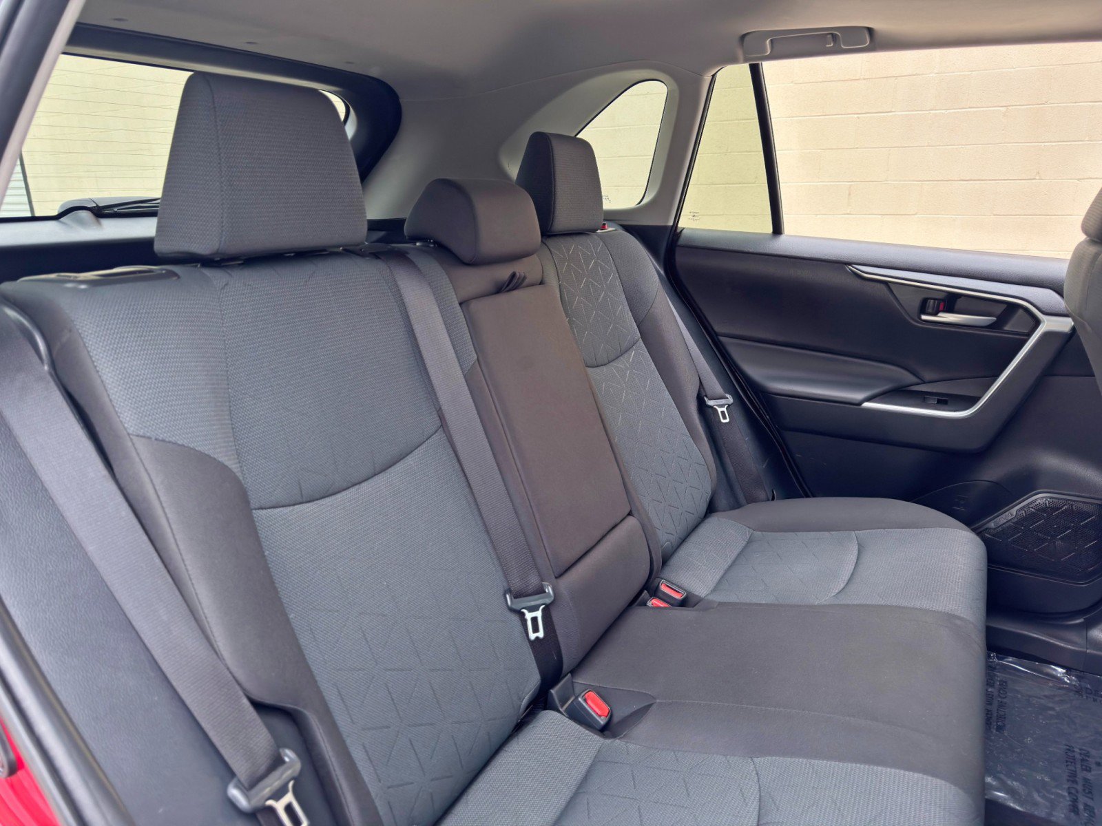 Used 2025 Toyota RAV4 XLE w/ Convenience Package FWD image 37