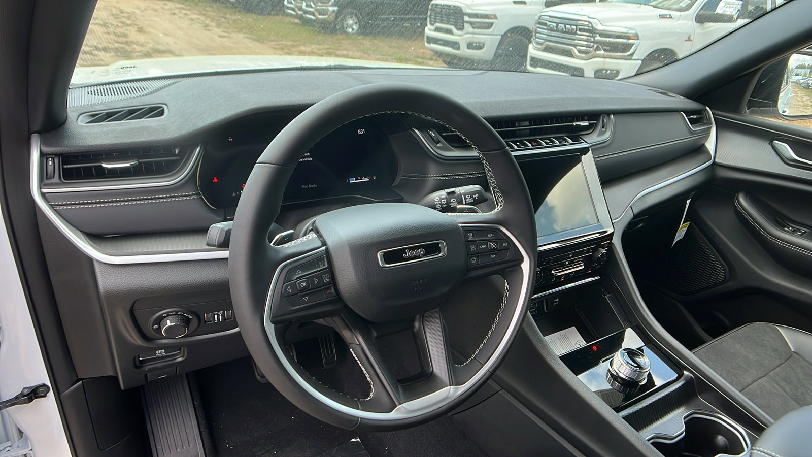 New 2025 Jeep Grand Cherokee L Altitude image 22
