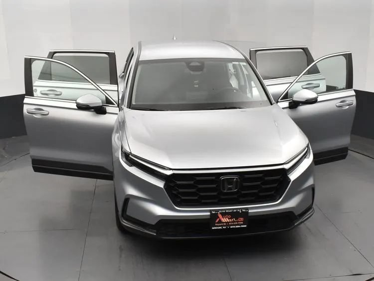 Used 2025 Honda CR-V LX image 10