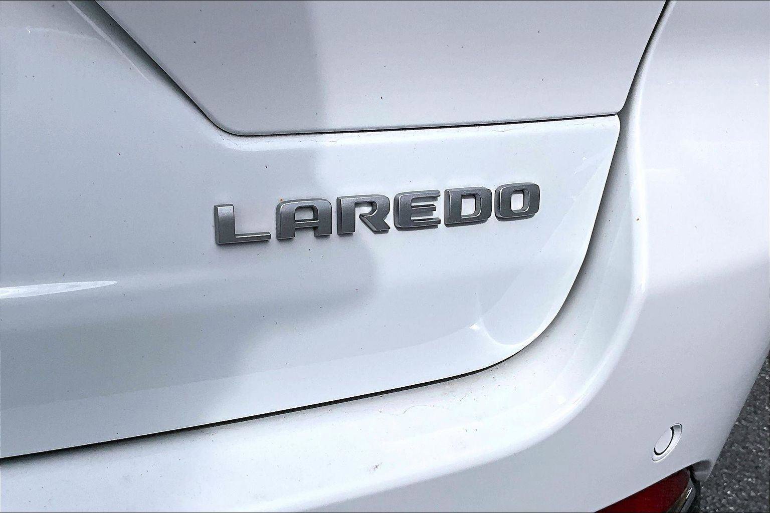 Certified 2025 Jeep Grand Cherokee Laredo X w/ Luxury Tech Group I AWD/4WD image 8