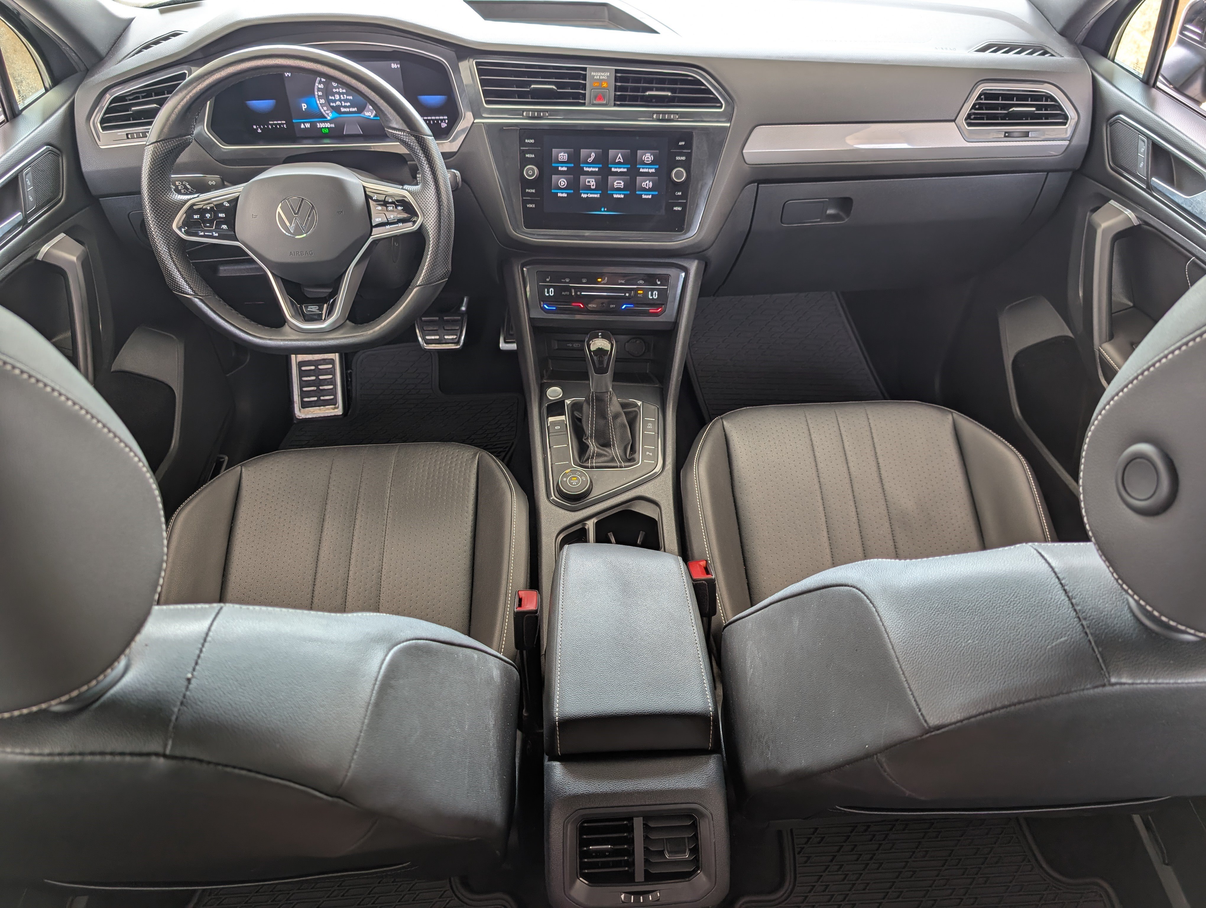 Used 2023 Volkswagen Tiguan SE R-Line AWD/4WD image 23