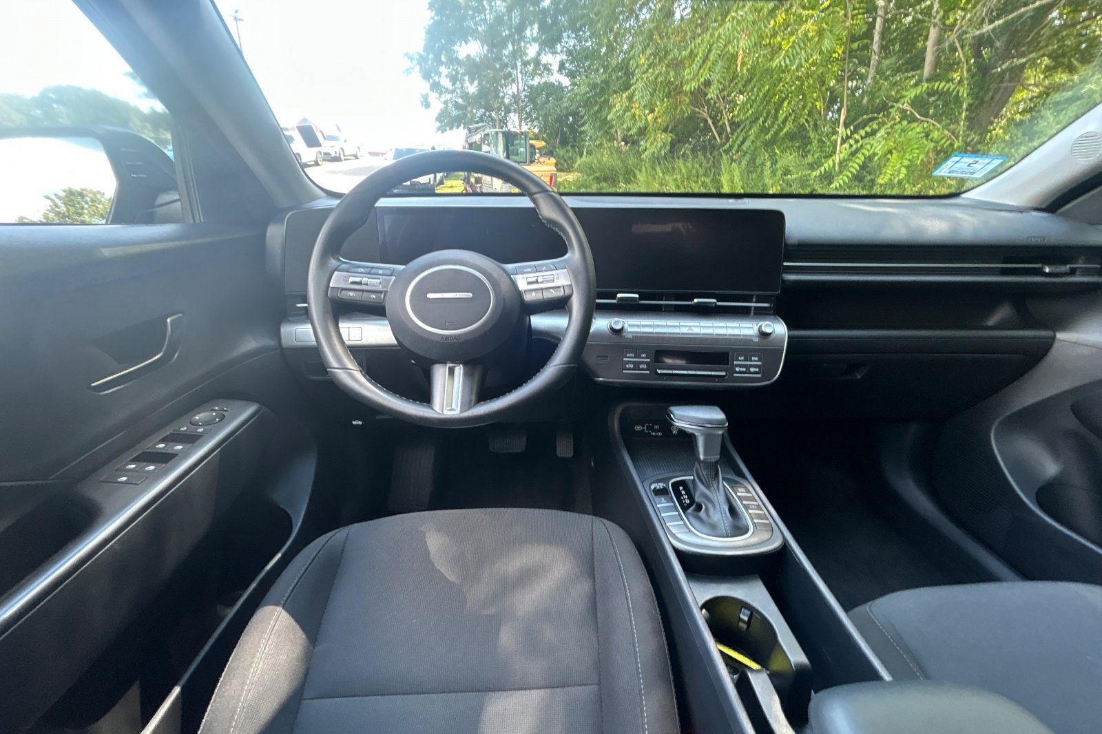 Used 2025 Hyundai Kona SEL AWD/4WD image 14