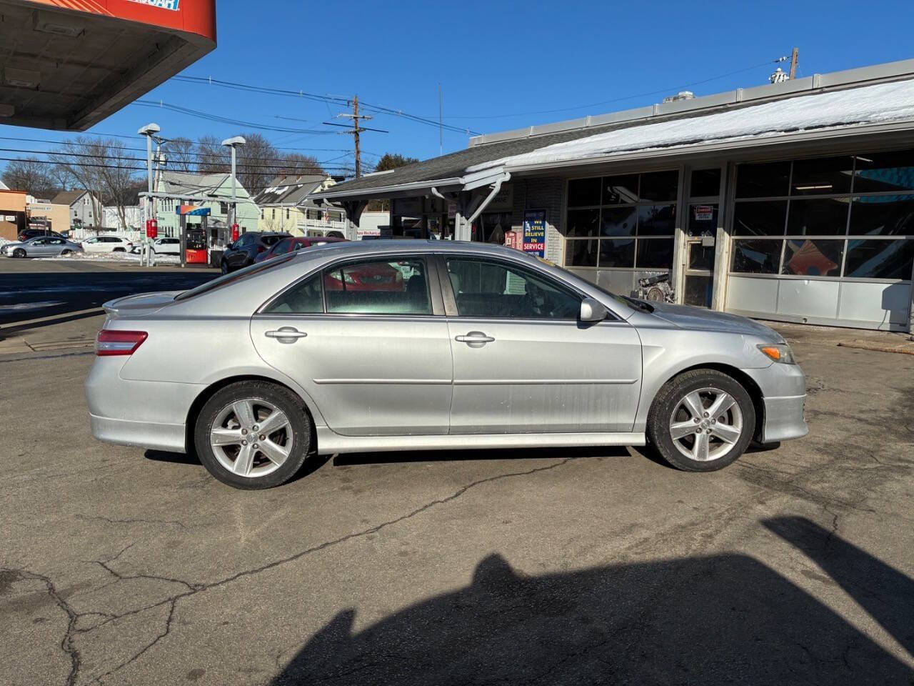 Used 2011 Toyota Camry SE image 7