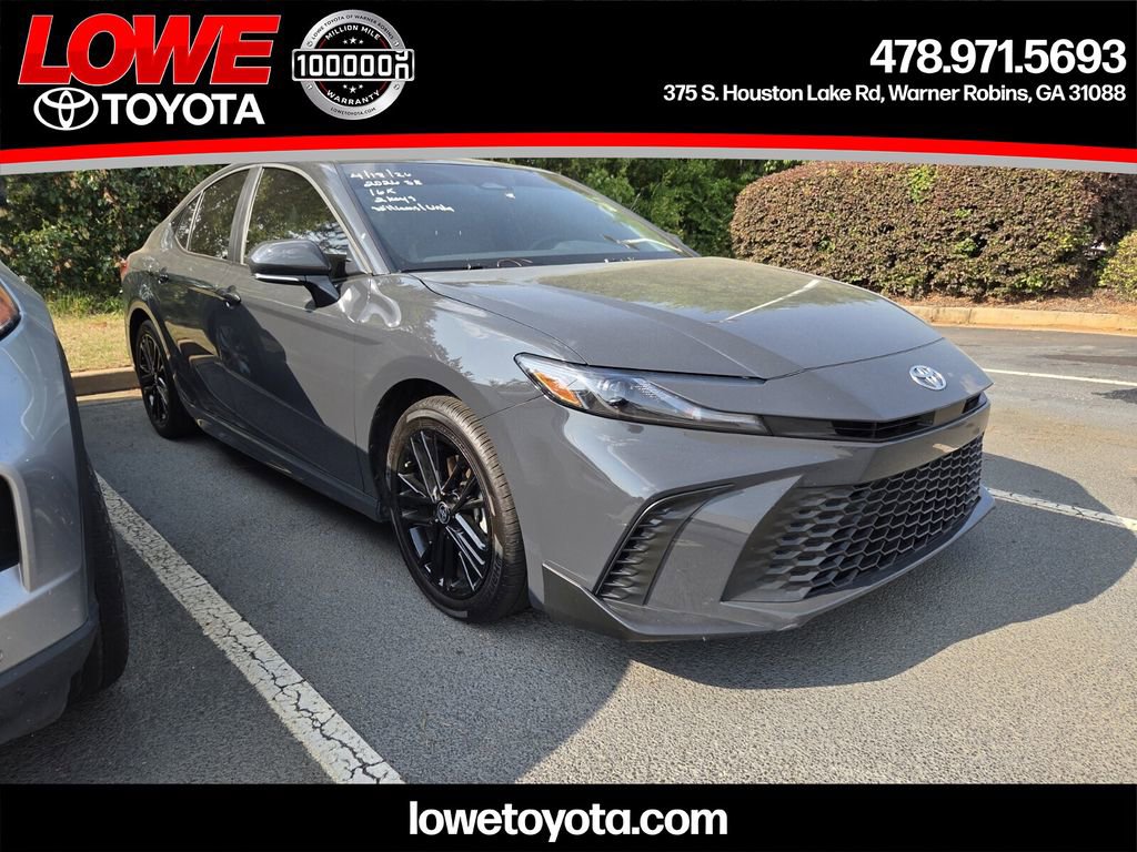 Used 2026 Toyota Camry SE FWD image 1