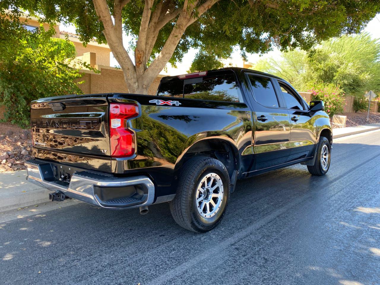 Used 2021 Chevrolet Silverado 1500 LT w/ Convenience Package II AWD/4WD image 5