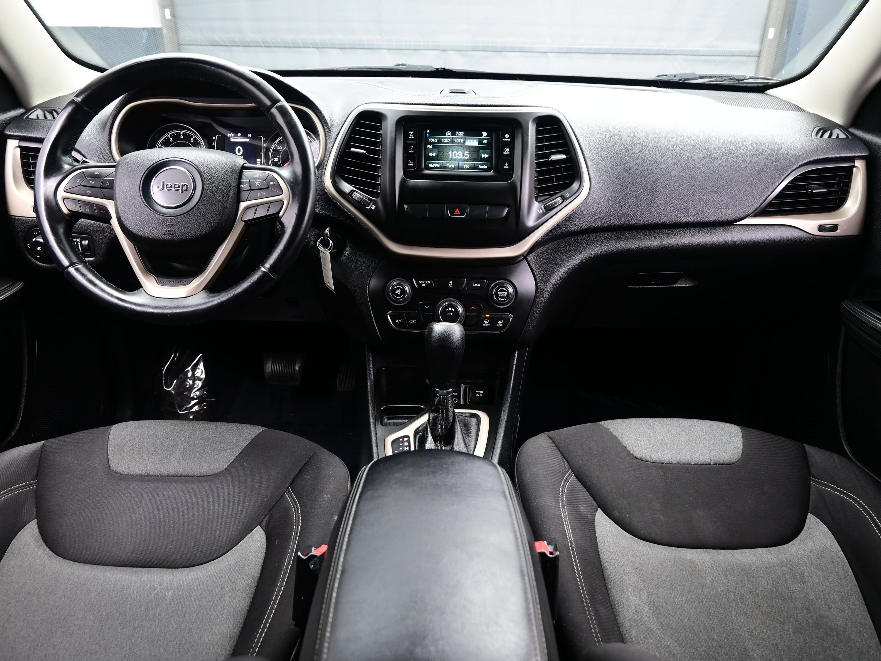 Used 2014 Jeep Cherokee Latitude FWD image 19