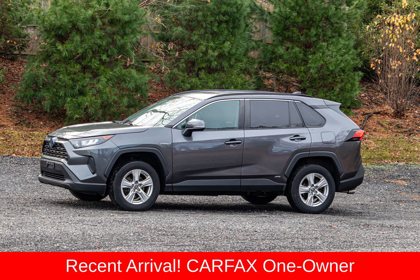 Used 2021 Toyota RAV4 LE image 3