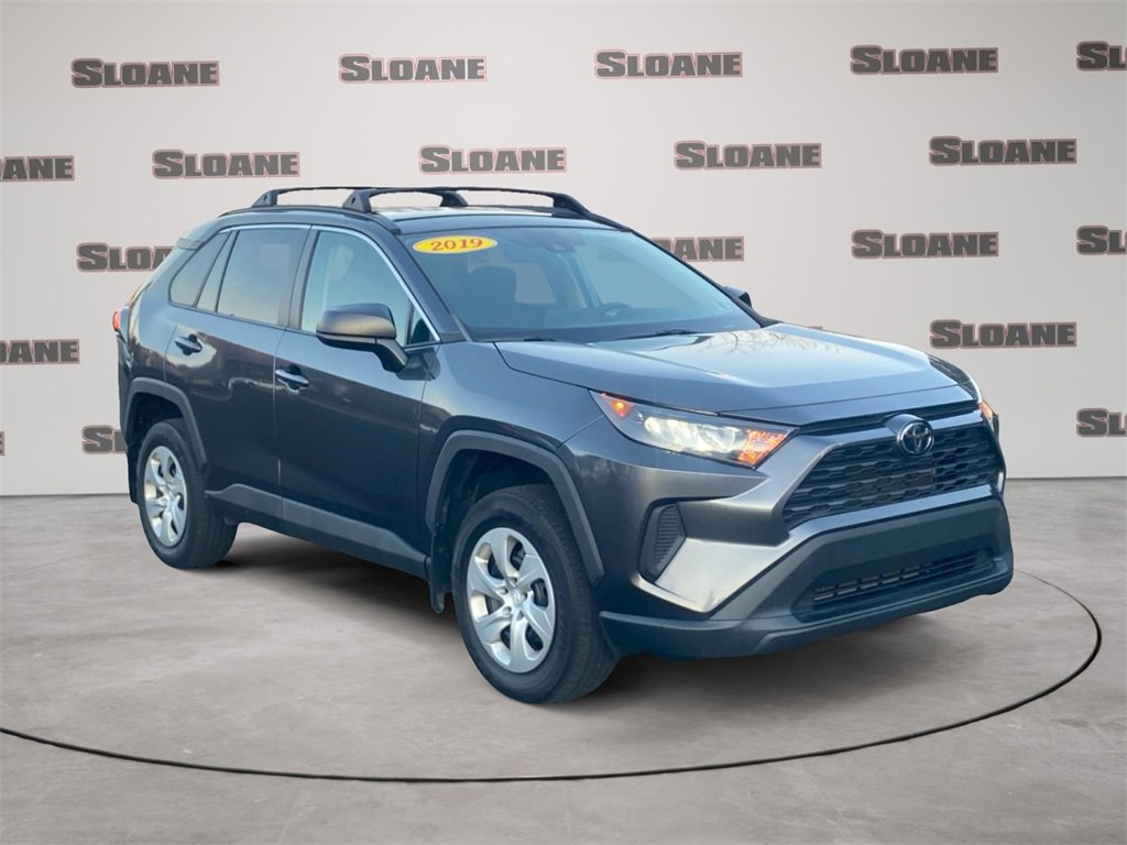 Used 2019 Toyota RAV4 LE image 7