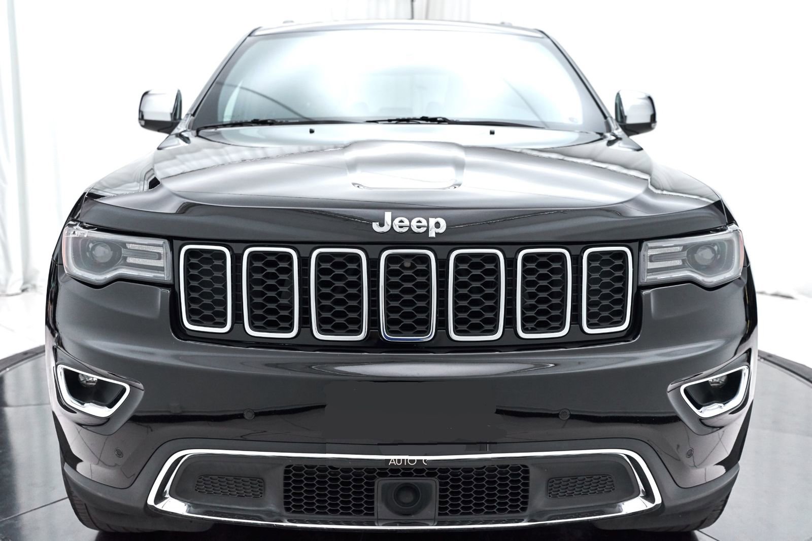 Used 2019 Jeep Grand Cherokee Limited AWD/4WD image 2